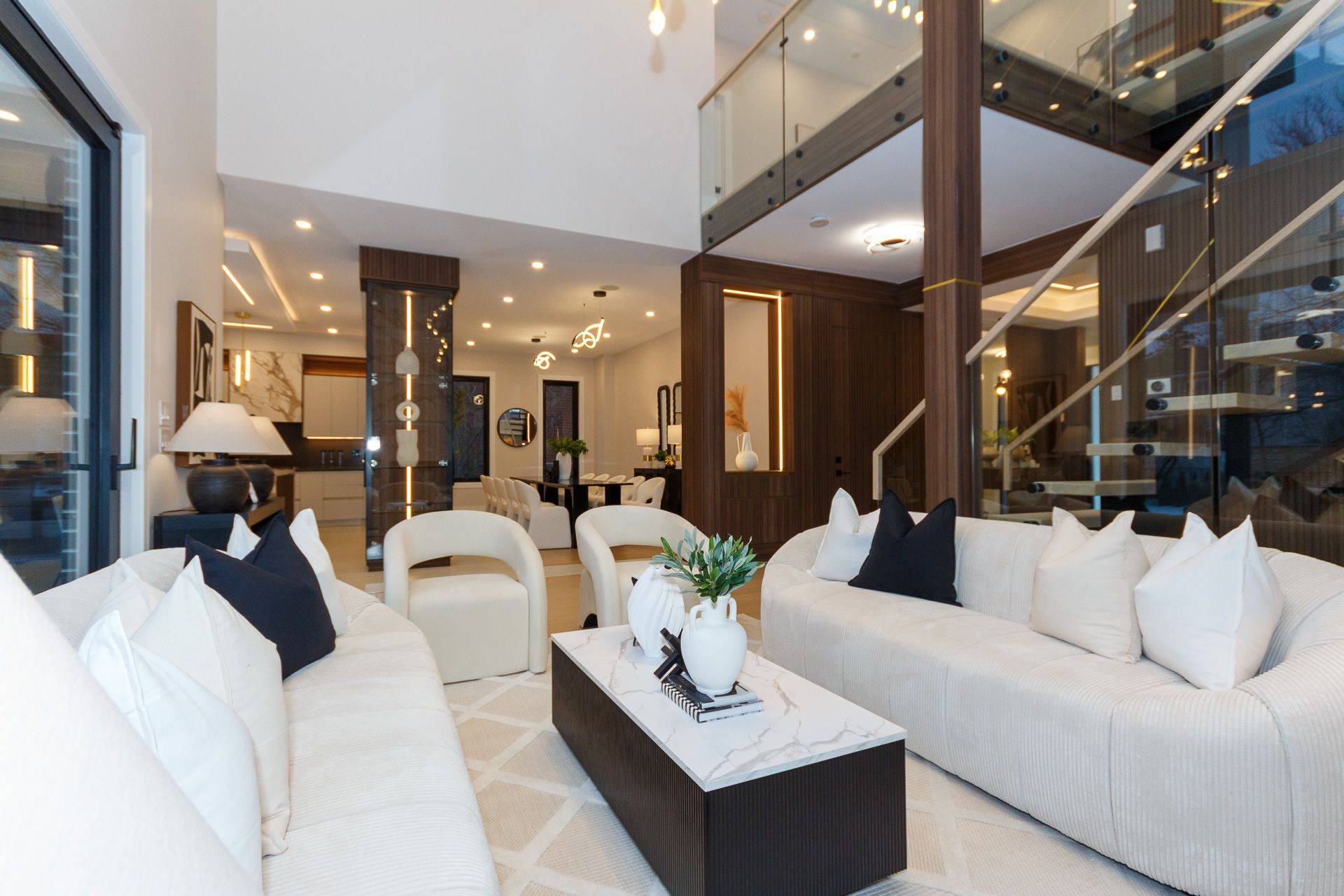 Mississauga, ON L5G 4C8,1526 Garnet AVE