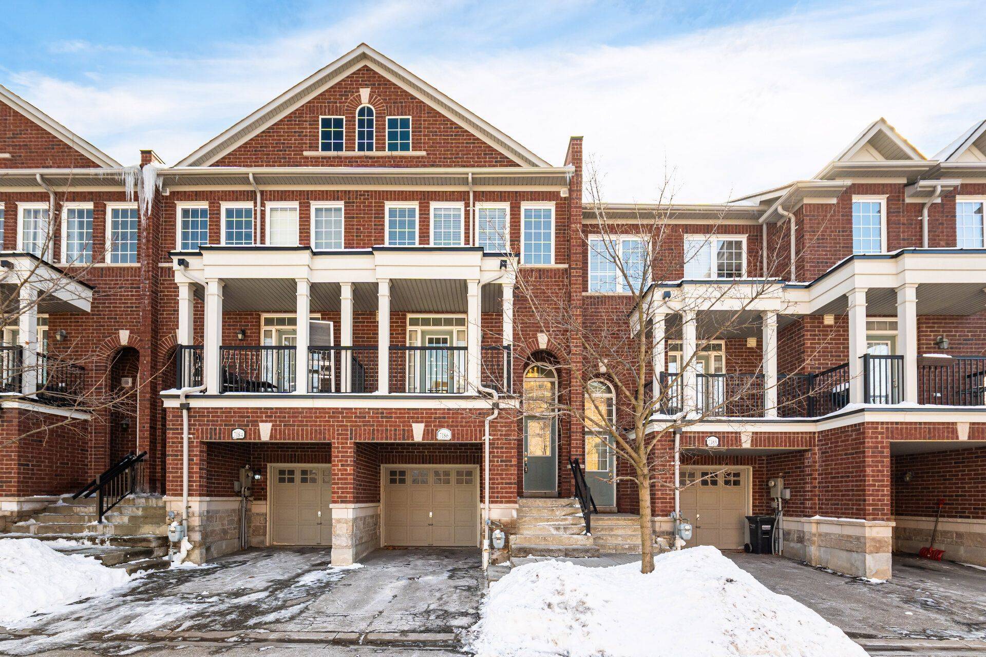 Mississauga, ON L5N 0C5,7186 Triumph LN