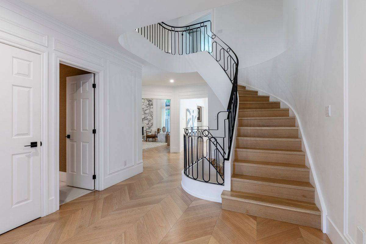 Oakville, ON L6M 2N8,1031 Masters Green N/A