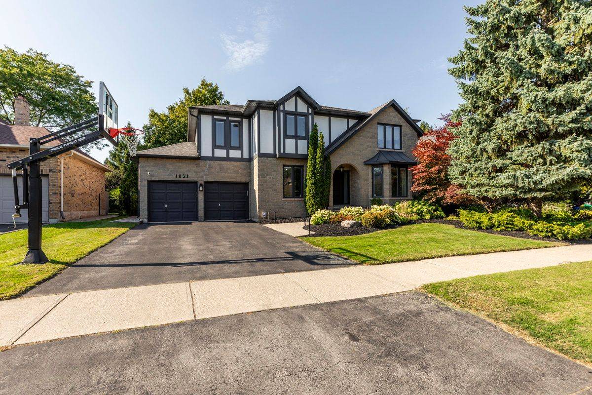 Oakville, ON L6M 2N8,1031 Masters Green N/A