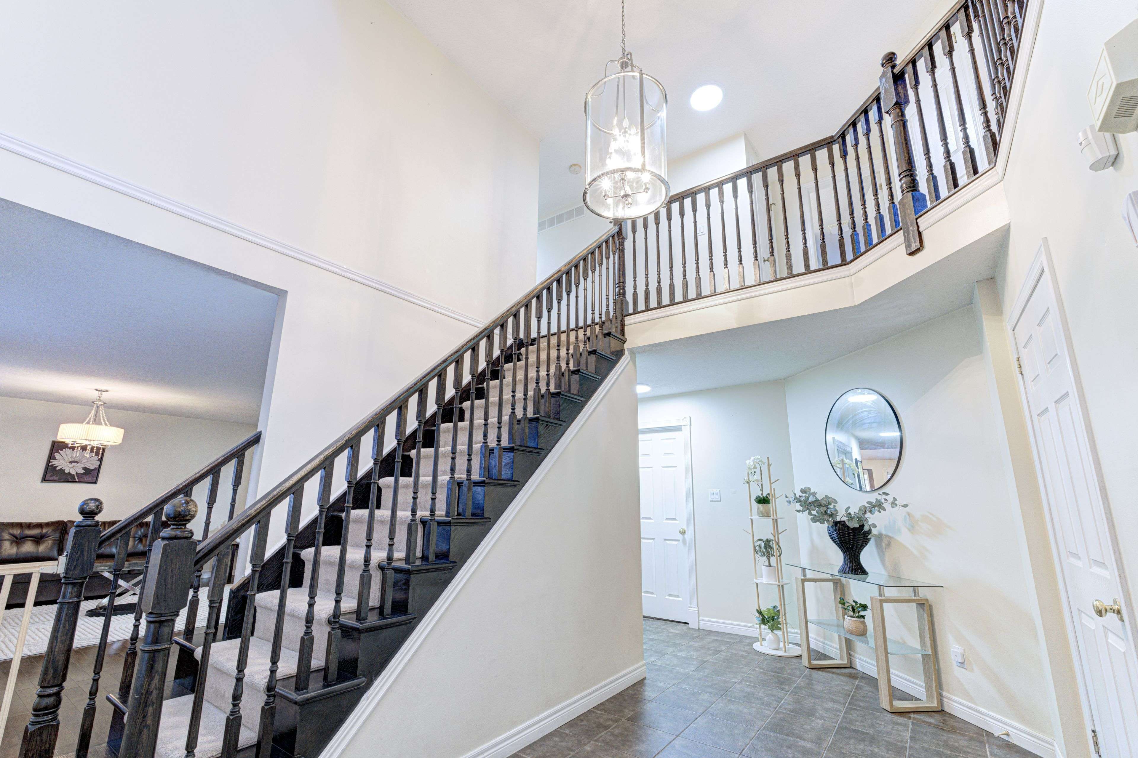 Cambridge, ON N1T 2B4,63 Green Bank DR