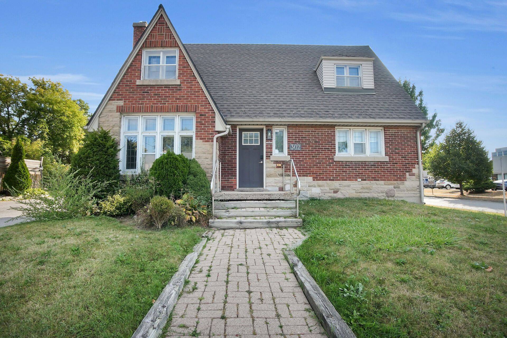 London South, ON N6C 4N9,302 Wellington RD