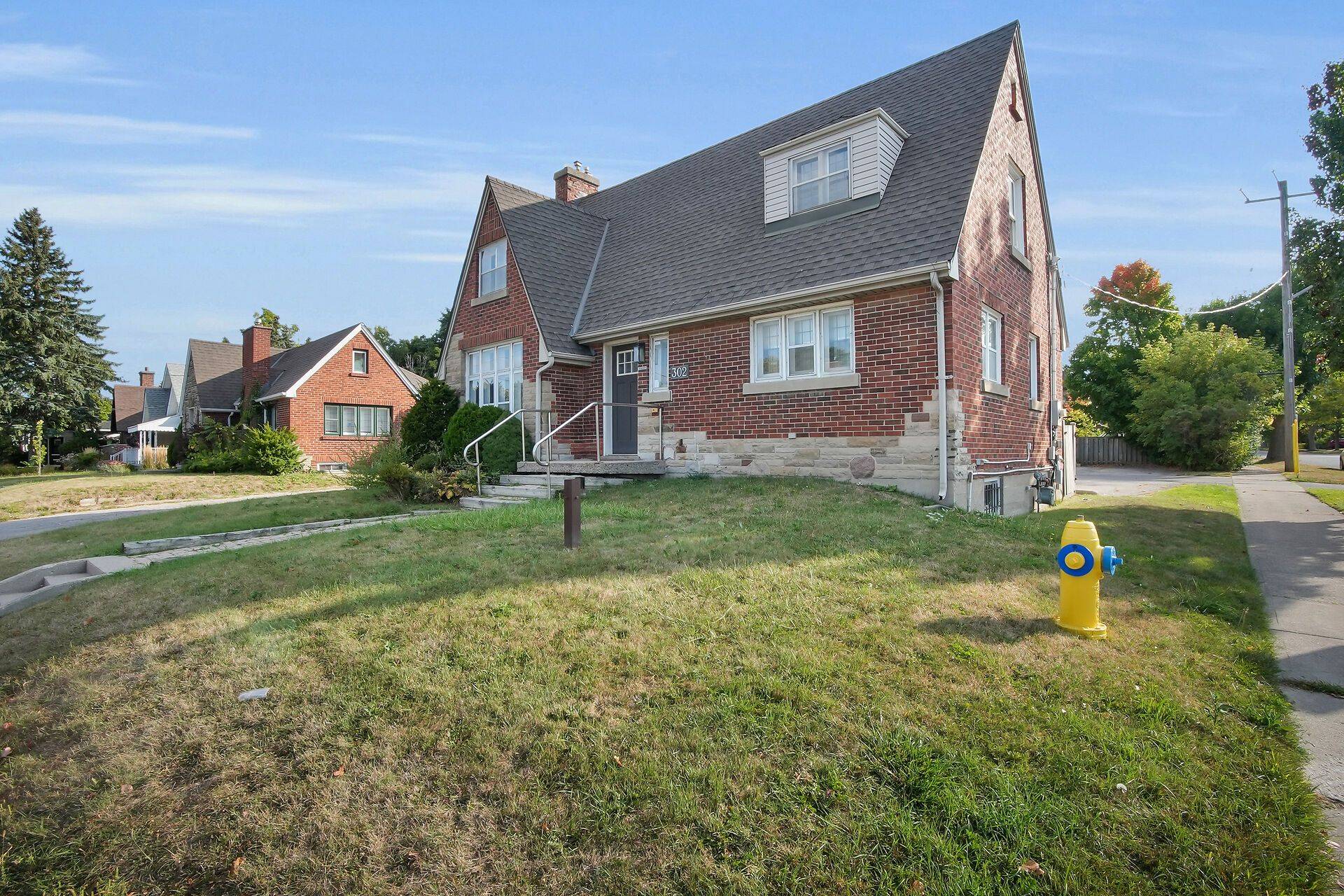 London South, ON N6C 4N9,302 Wellington RD