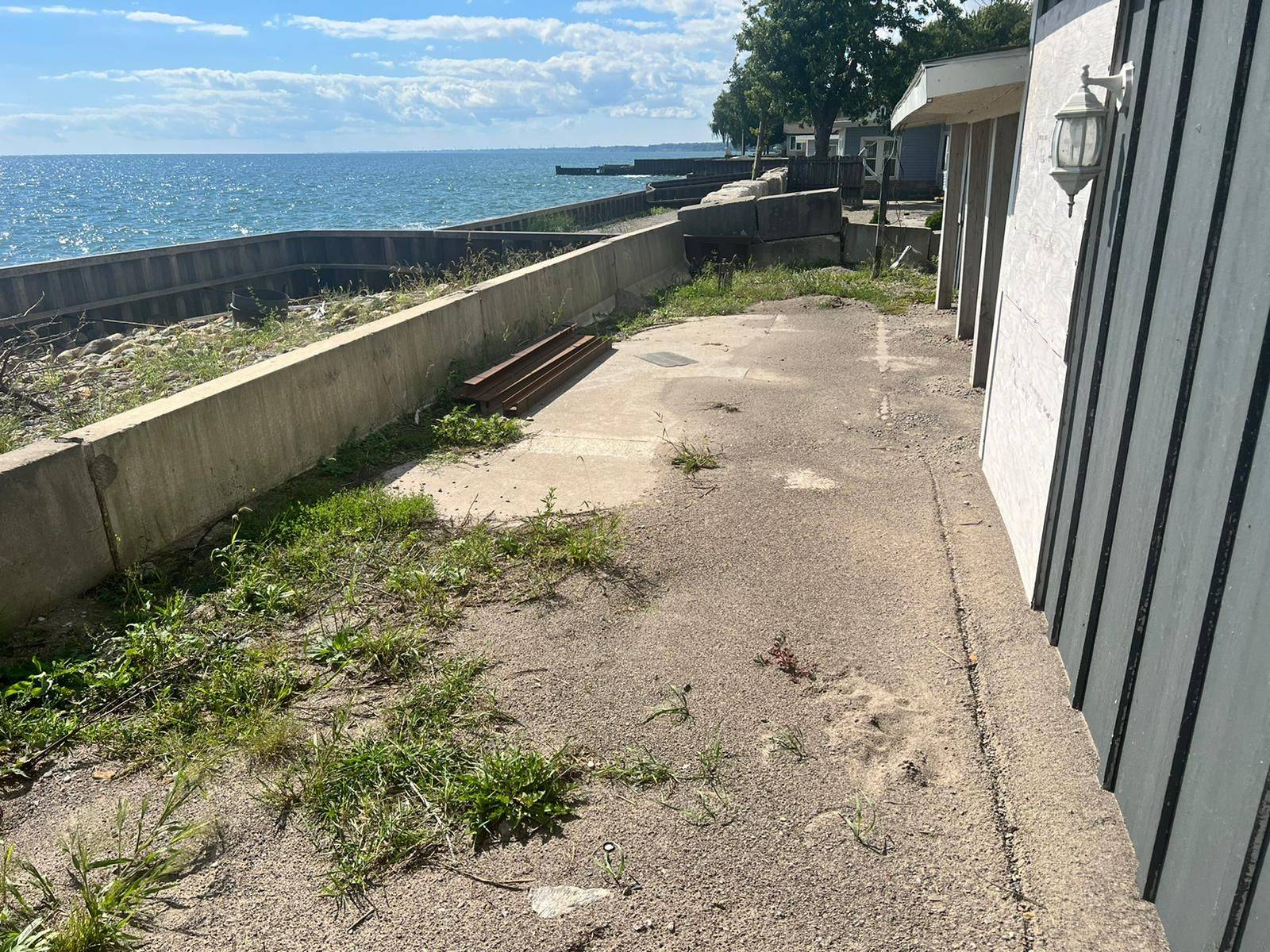 Chatham-kent, ON N0P 1A0,18080 Erie Shore DR