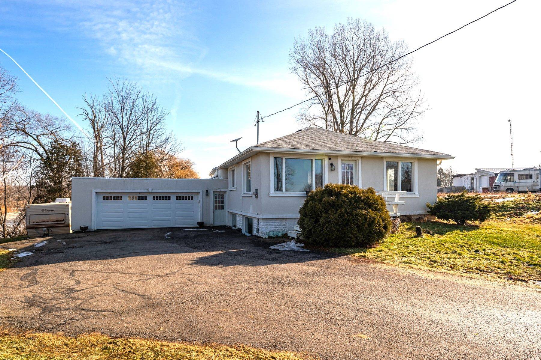 Wainfleet, ON L3B 5N6,72002 Regional RD