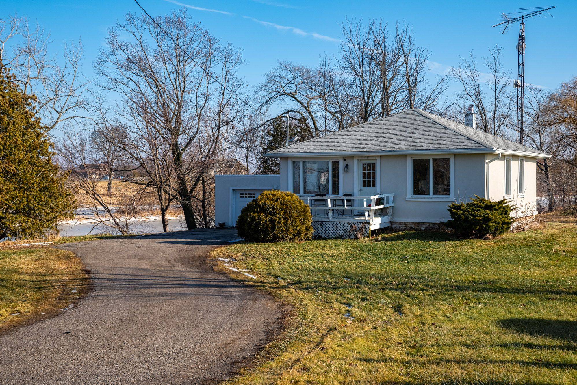 Wainfleet, ON L3B 5N6,72002 Regional RD