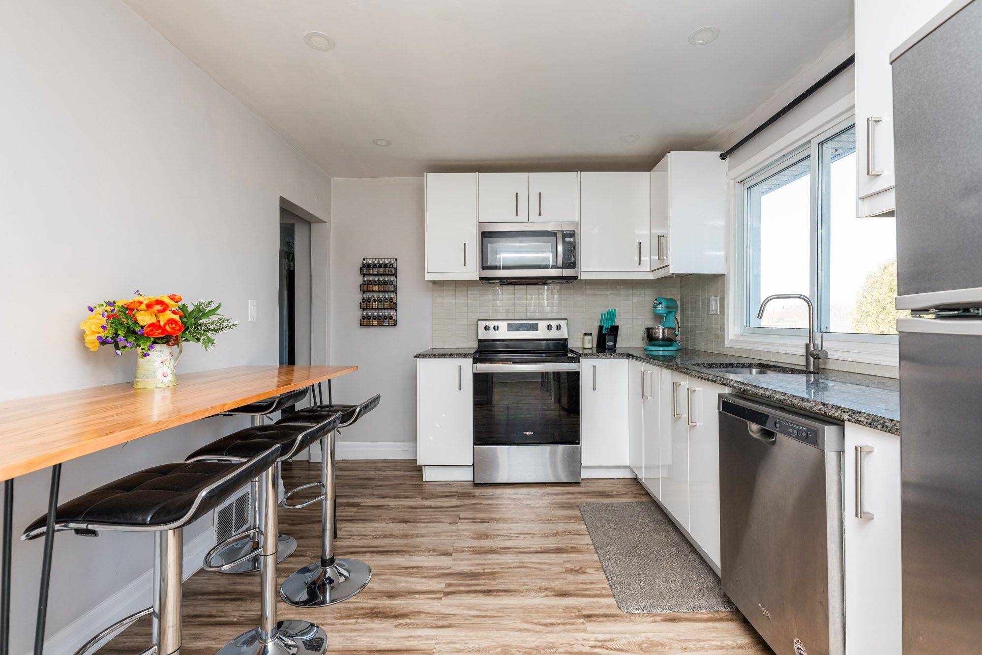 Wainfleet, ON L3B 5N6,72002 Regional RD