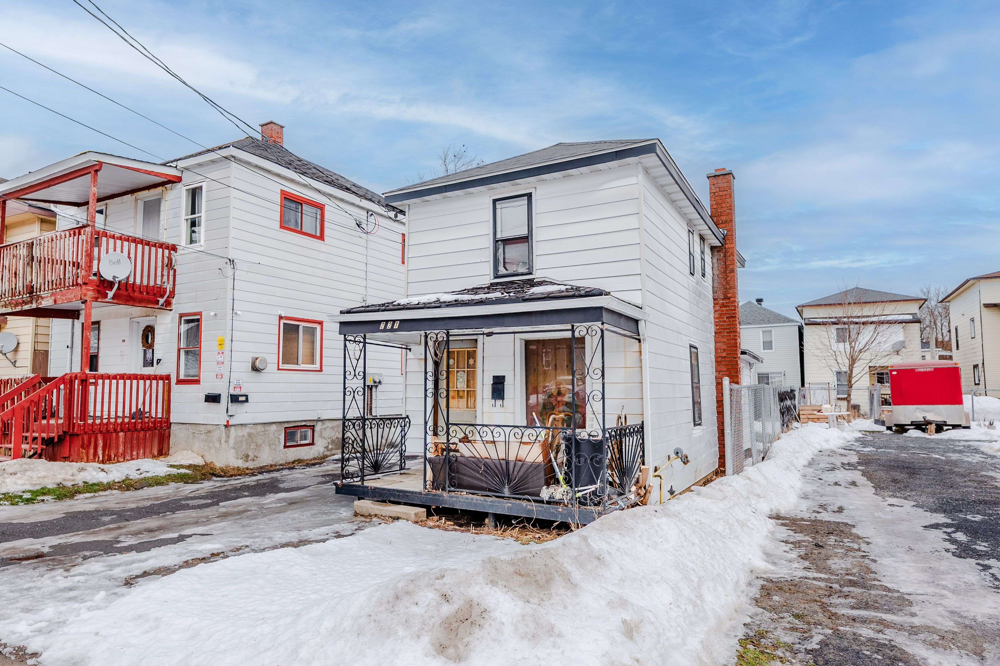 Cornwall, ON K6H 4X5,221 Carleton ST