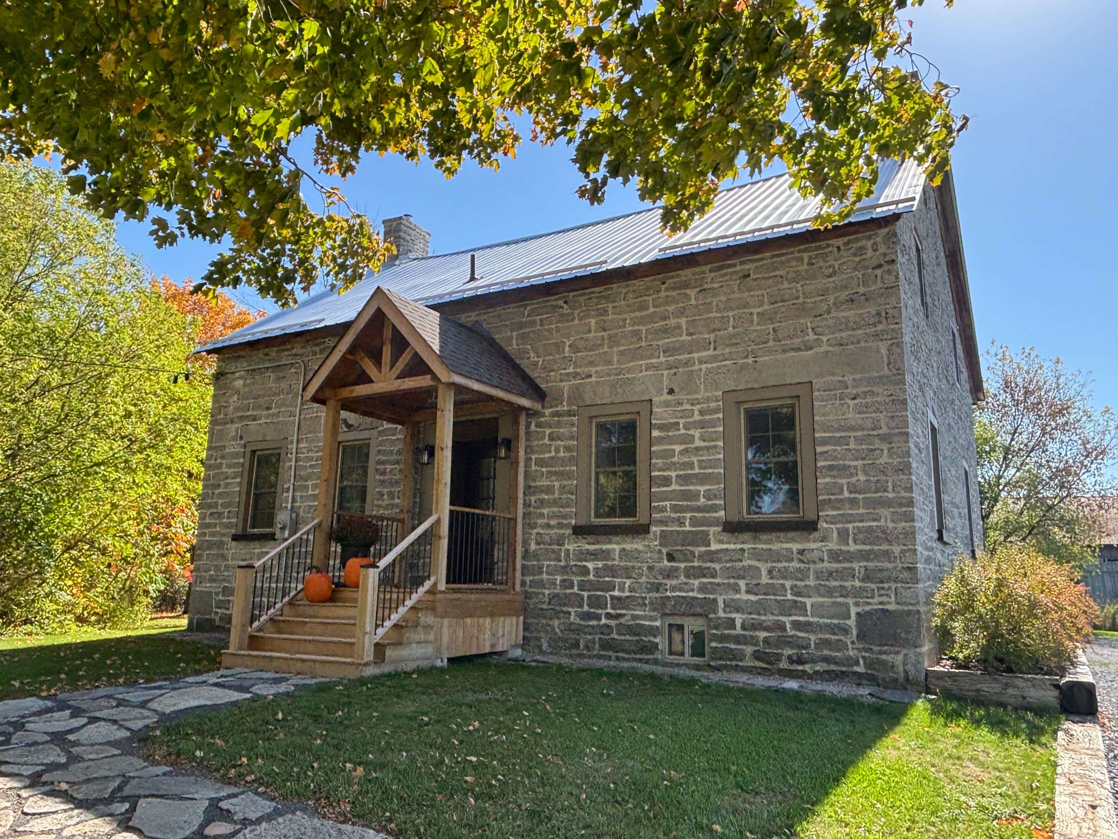 South Stormont, ON K0C 2A0,16950 County Rd 18 RD