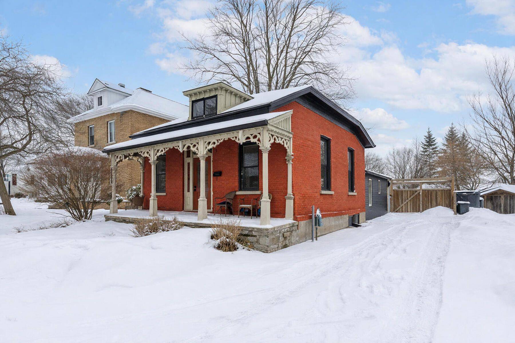 St. Marys, ON N4X 1B1,363 Queen ST E