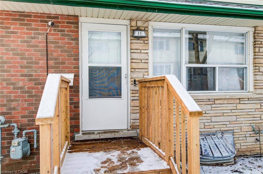 Kitchener, ON N2A 2L7,164 JANSEN AVE #15