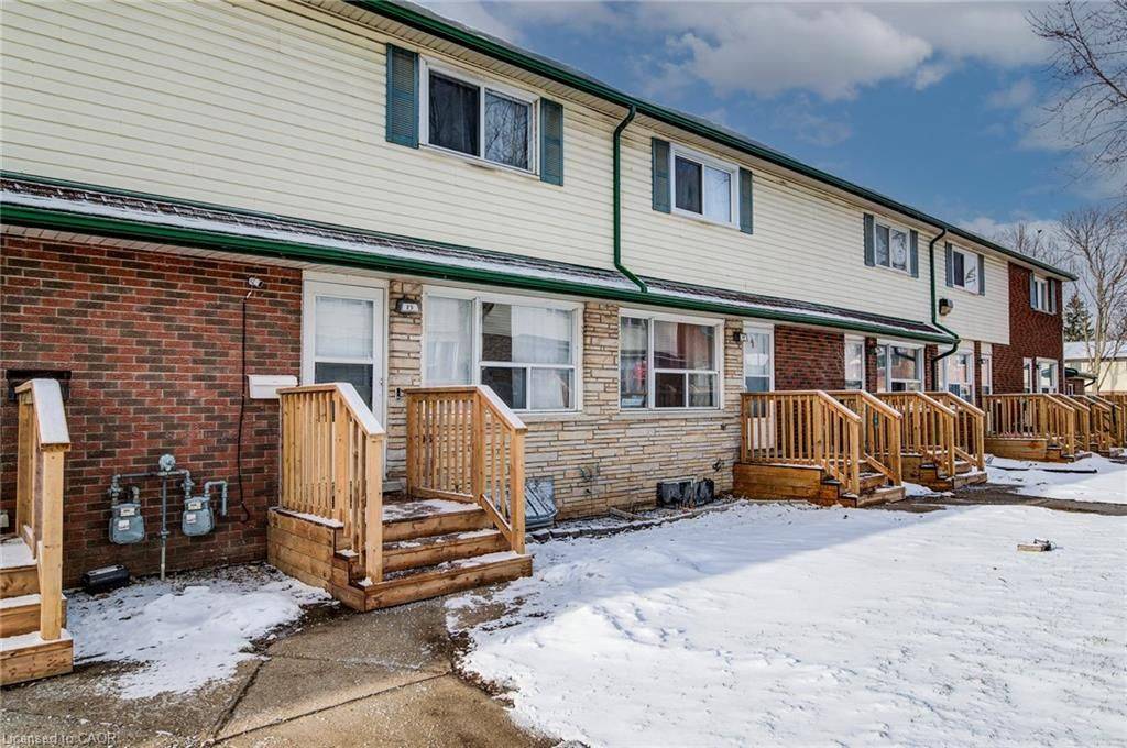 Kitchener, ON N2A 2L7,164 JANSEN AVE #15