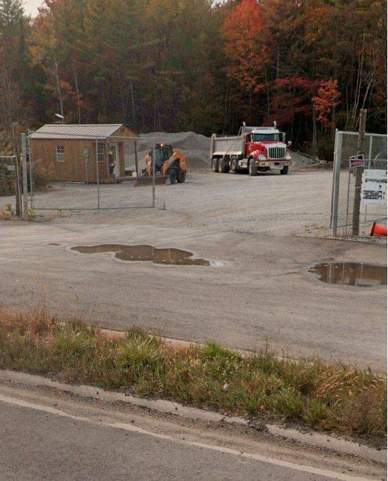 Gravenhurst, ON P0E 1N0,1183 11 HWY S