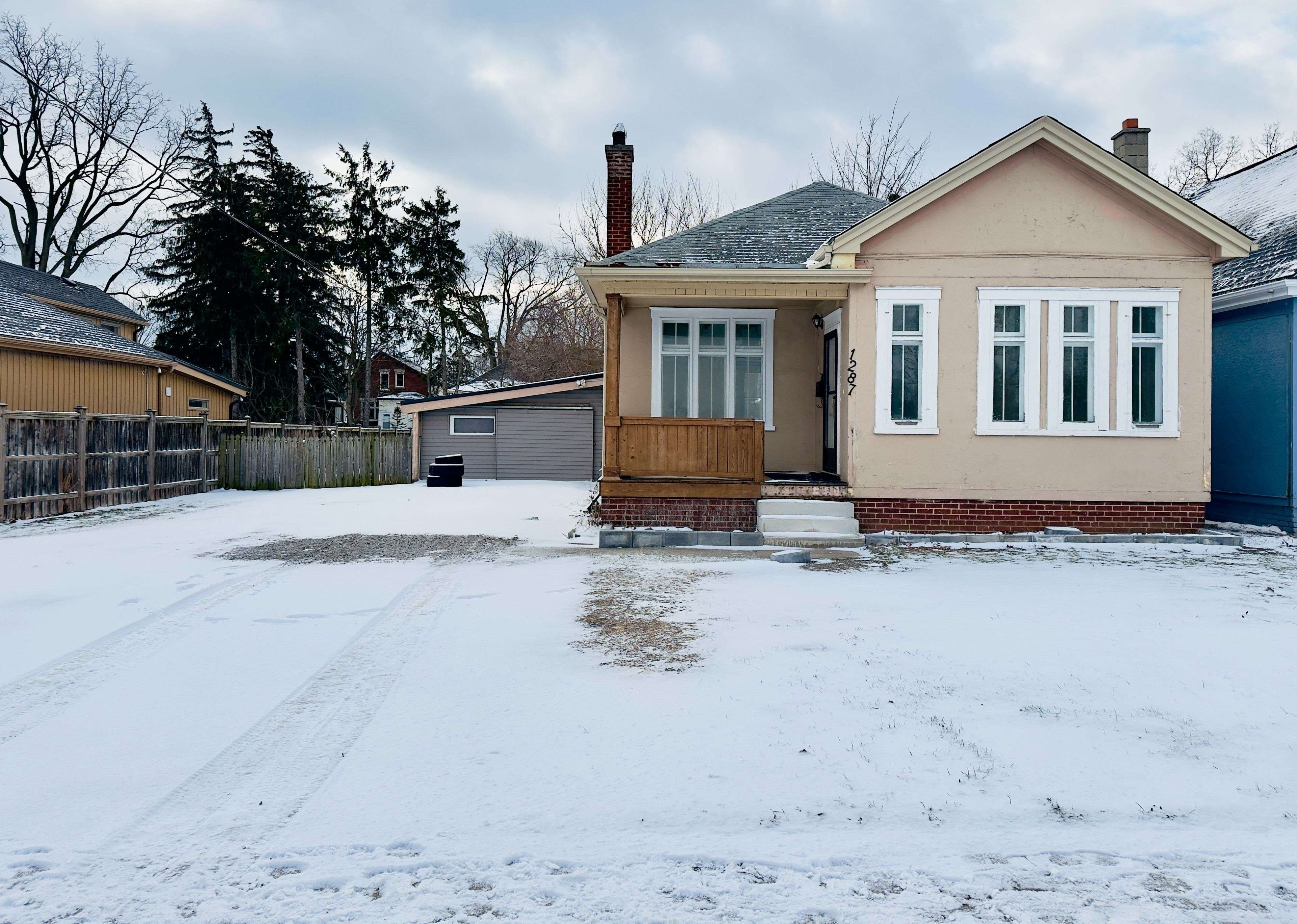 London East, ON N5W 3B3,1287 Dundas ST