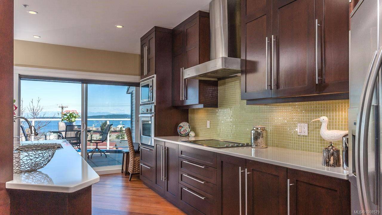 Nanaimo, BC V9R 2P1,650 Prideaux St #402