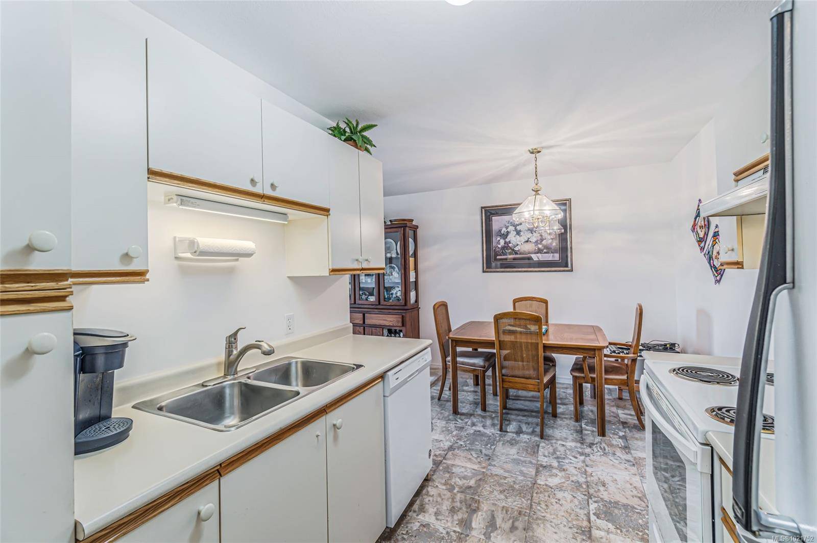 Parksville, BC V9P 2M7,435 Morison Ave #203