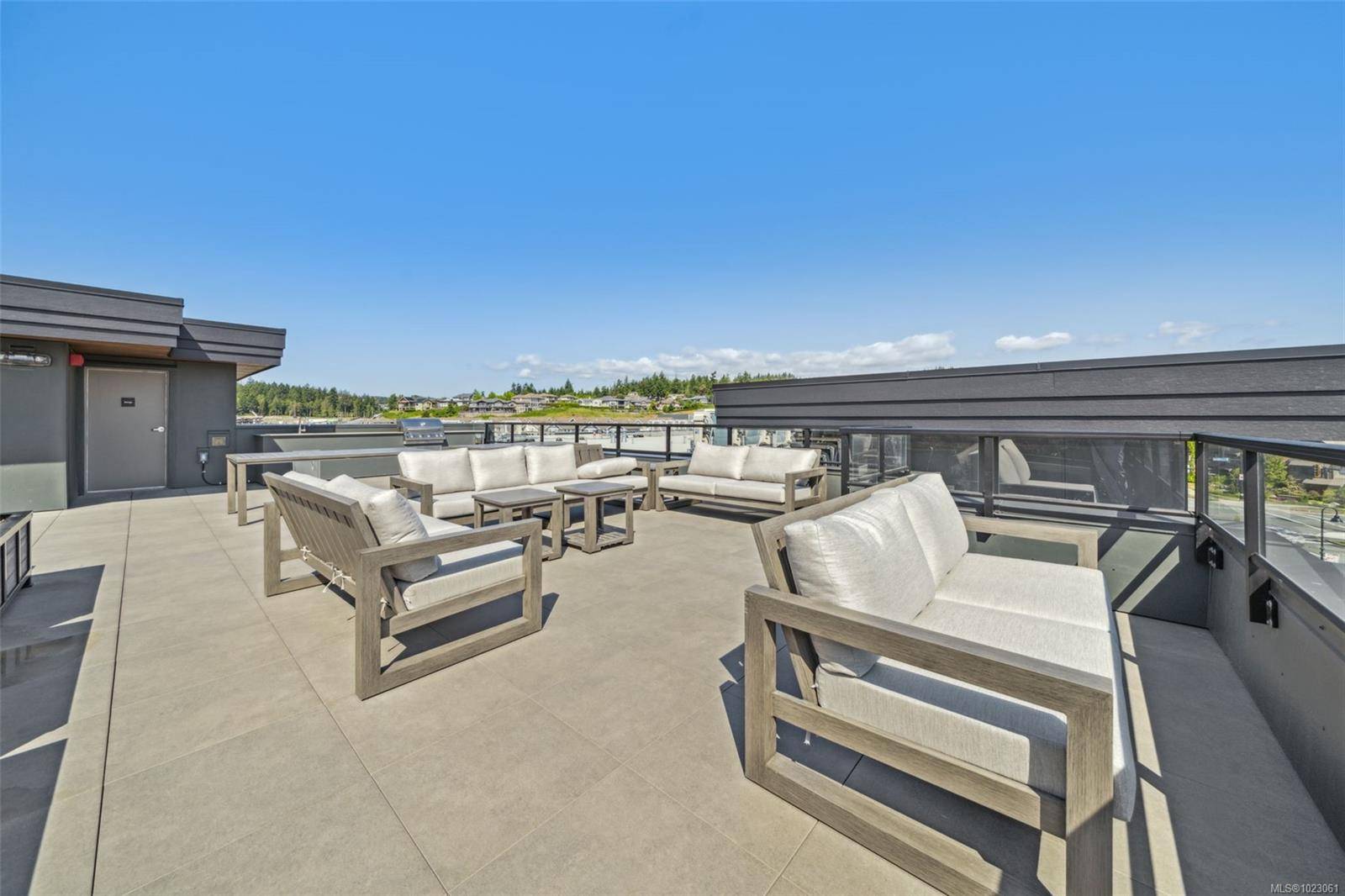 Colwood, BC V9C 0V3,3564B Ryder Hesjedal Way #100