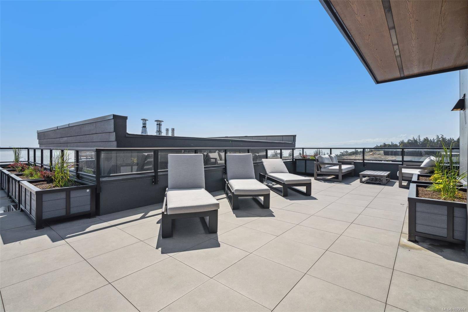 Colwood, BC V9C 0V3,3564B Ryder Hesjedal Way #100