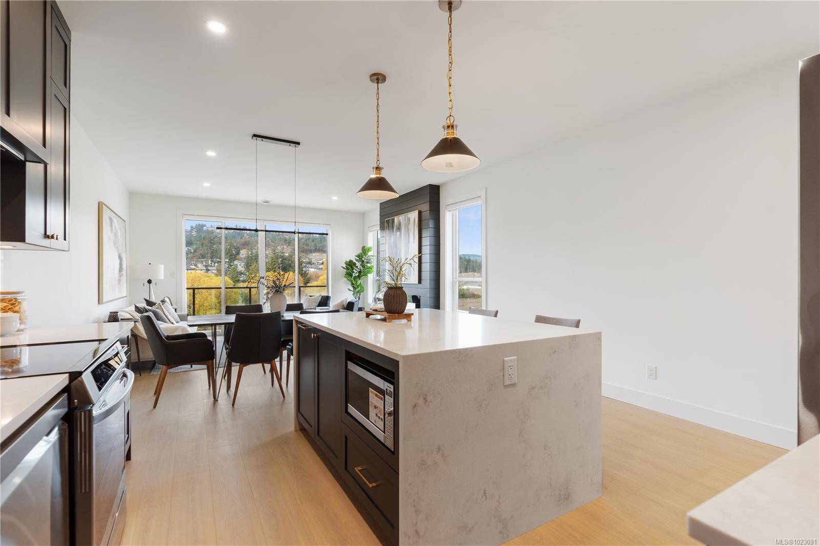 Langford, BC V9B 6C6,613 Madrona Pl