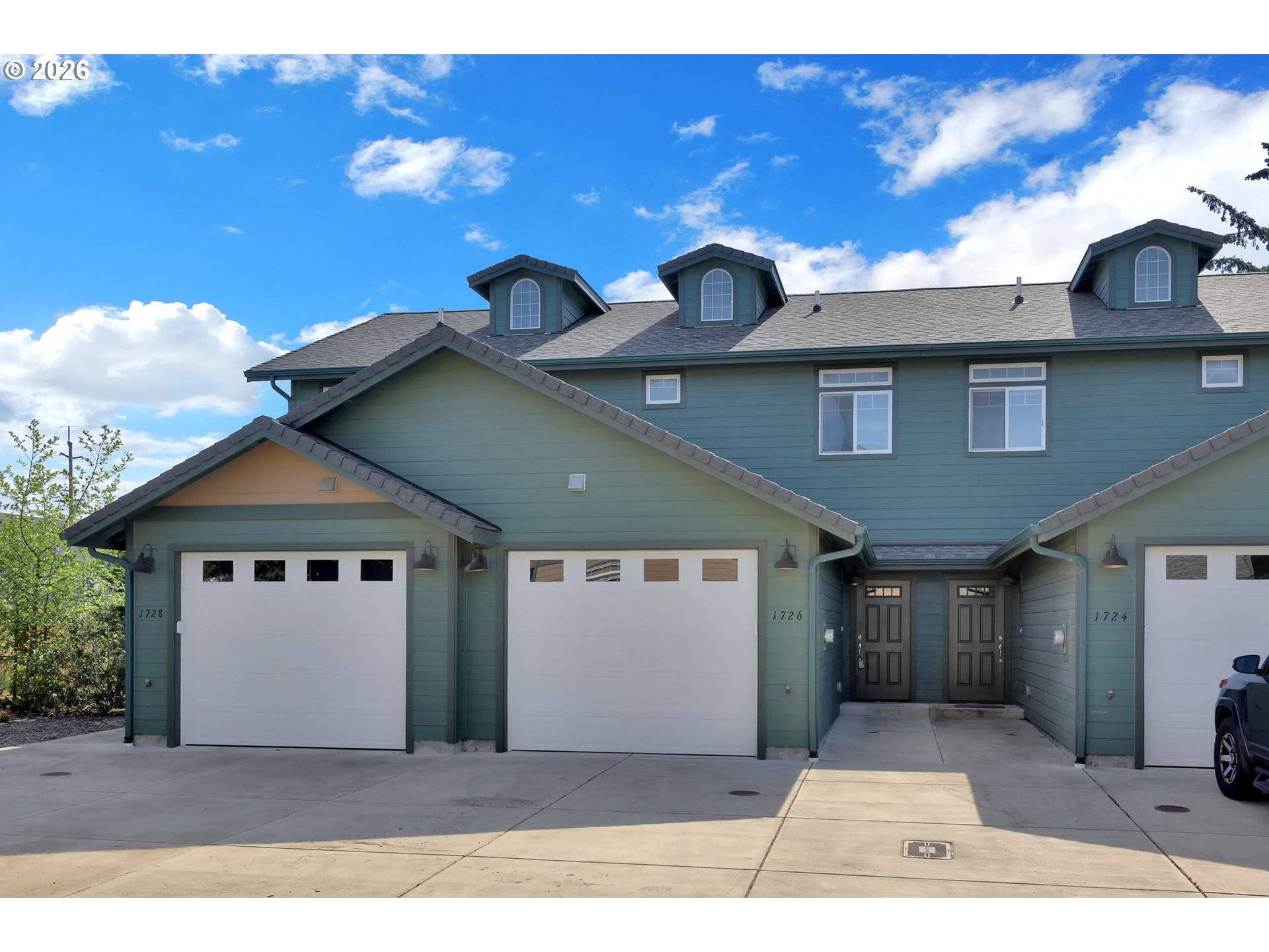 Florence, OR 97439,1726 32ND ST