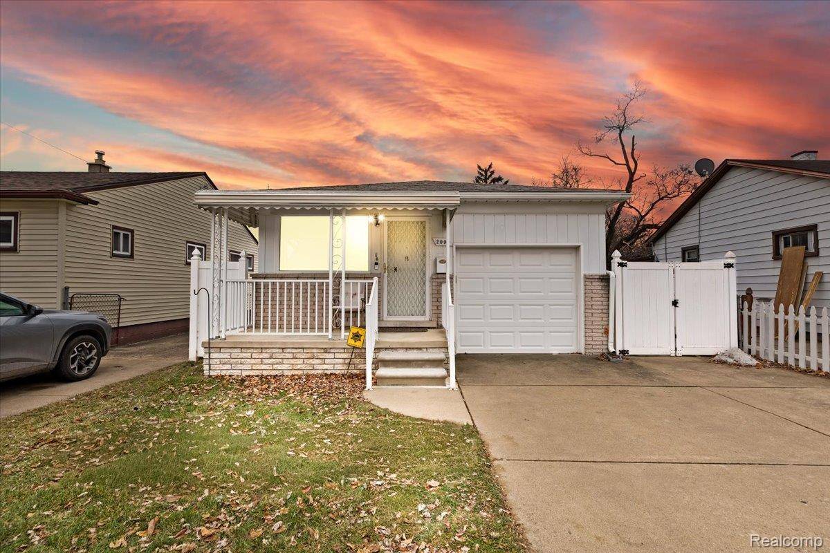 Lincoln Park, MI 48146,2091 Morris AVE