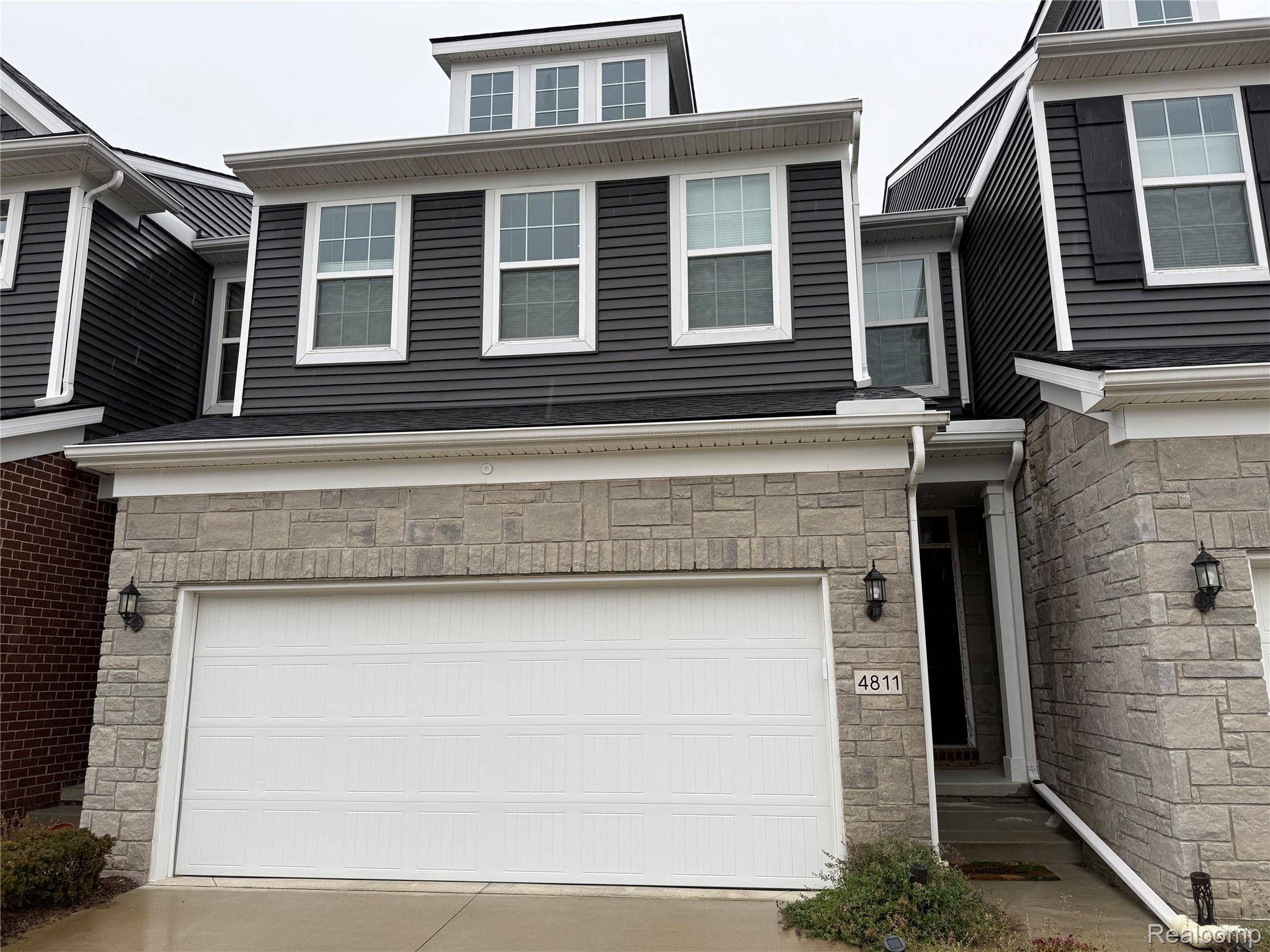 Lake Orion, MI 48359,4811 Broomfield WAY