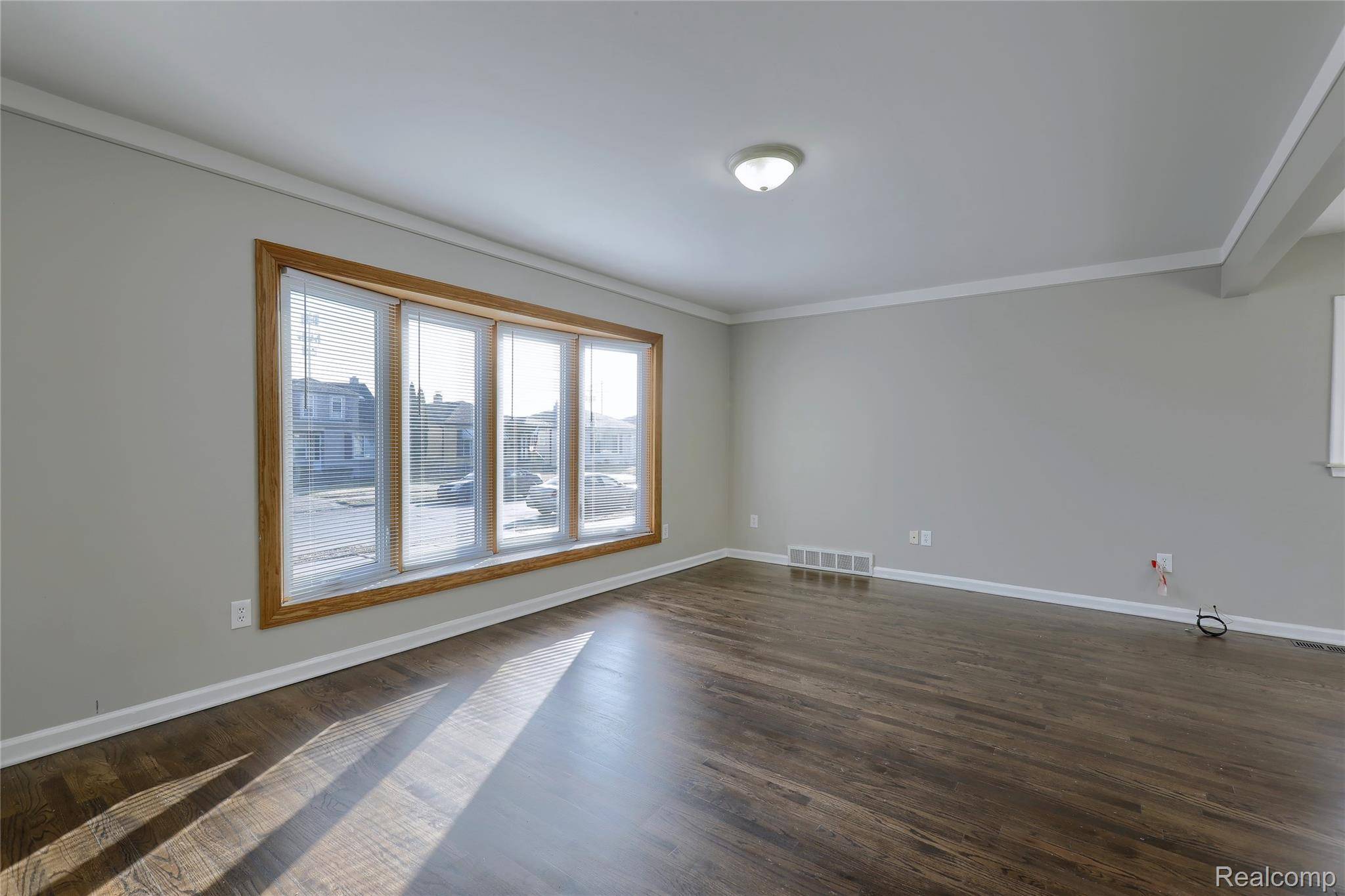 Eastpointe, MI 48021,24907 Brittany AVE