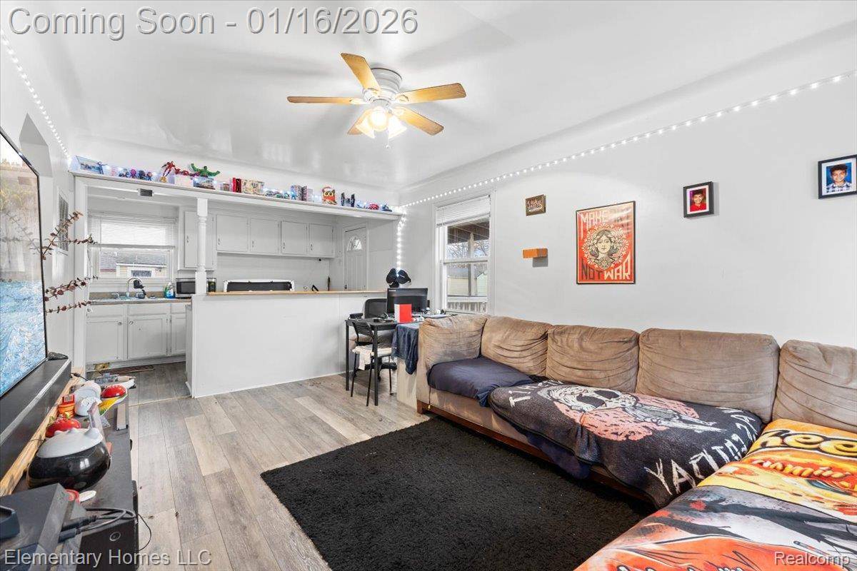 Ferndale, MI 48220,1985 Pilgrim ST