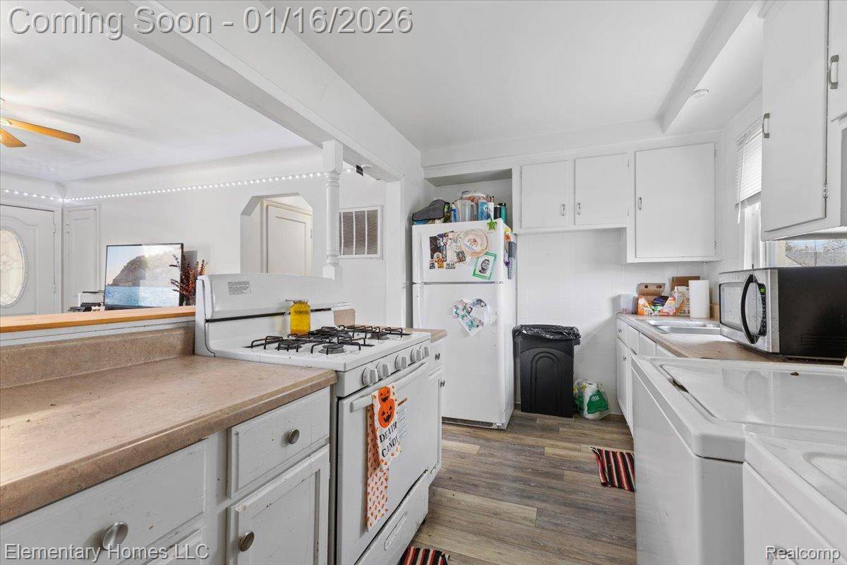 Ferndale, MI 48220,1985 Pilgrim ST