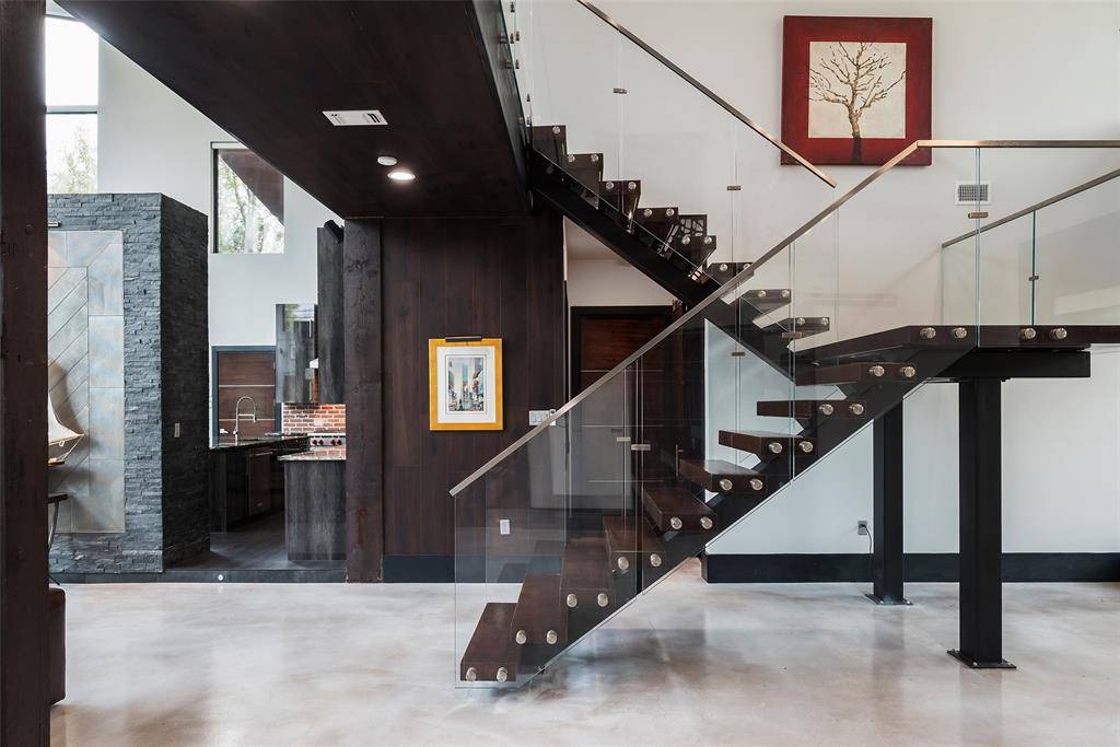 Dallas, TX 75230,6766 Northaven Road