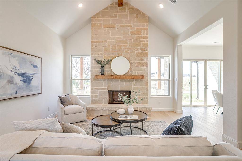 Azle, TX 76020,324 Slimp Bluff