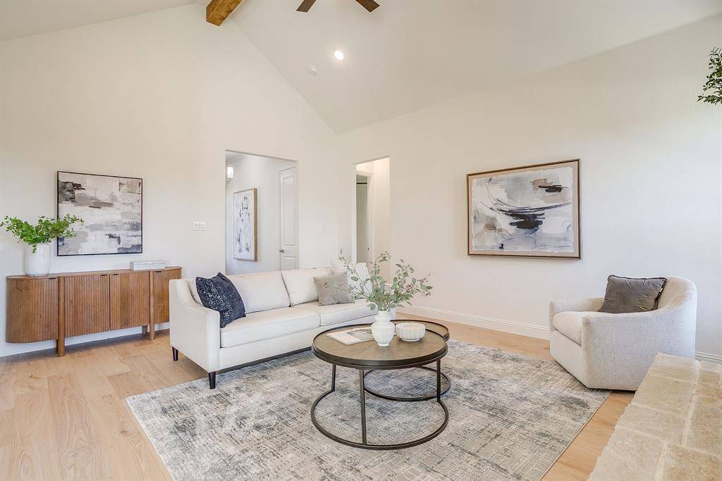 Azle, TX 76020,324 Slimp Bluff