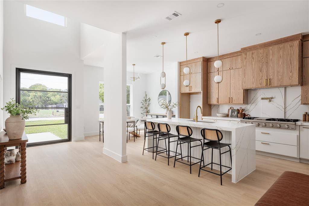 Dallas, TX 75212,4046 Baker Avenue