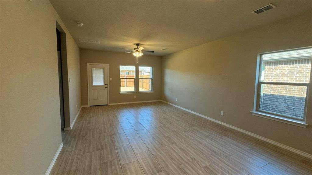 Denton, TX 76259,605 SHADED GROVE Drive