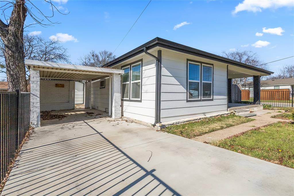 Fort Worth, TX 76105,1700 S Edgewood Terrace