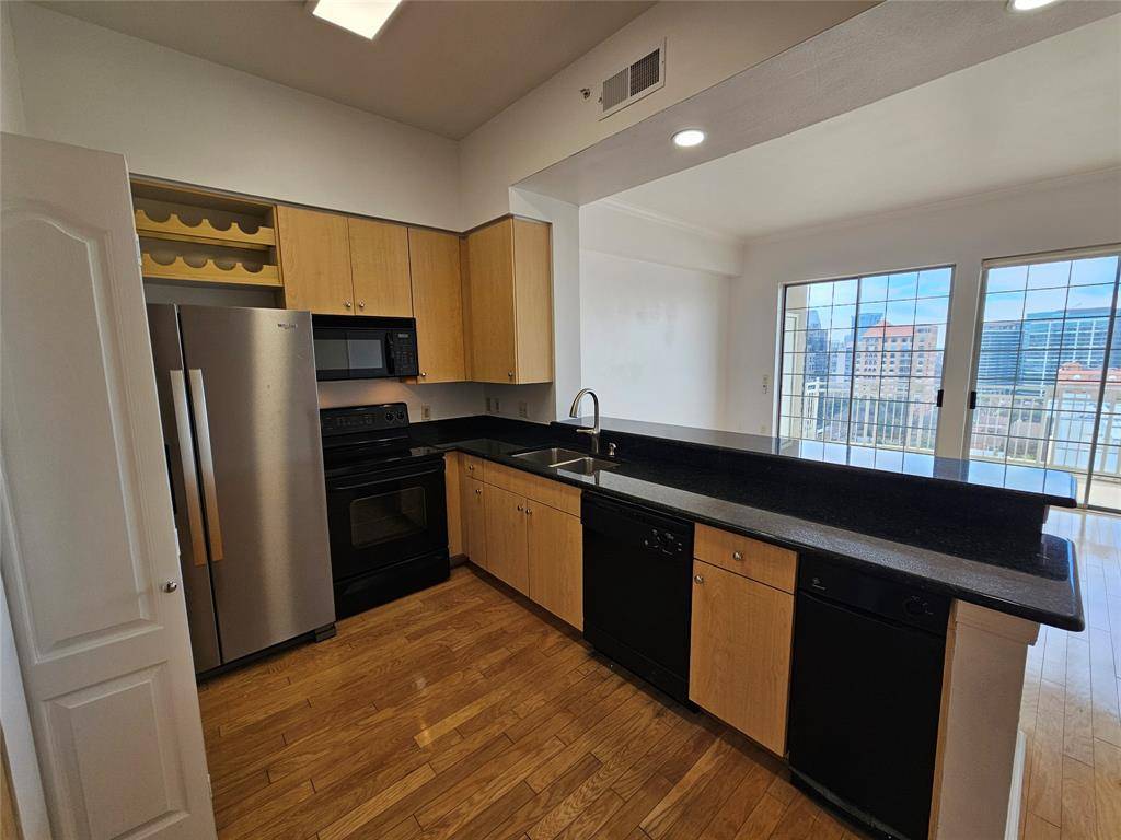 Dallas, TX 75219,3225 Turtlecreek Boulevard #1212