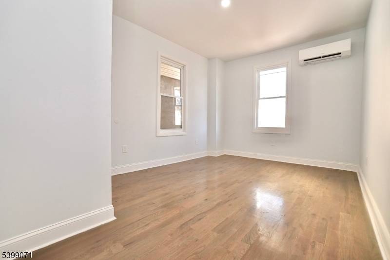 Newark City, NJ 07108,216 Peshine Ave