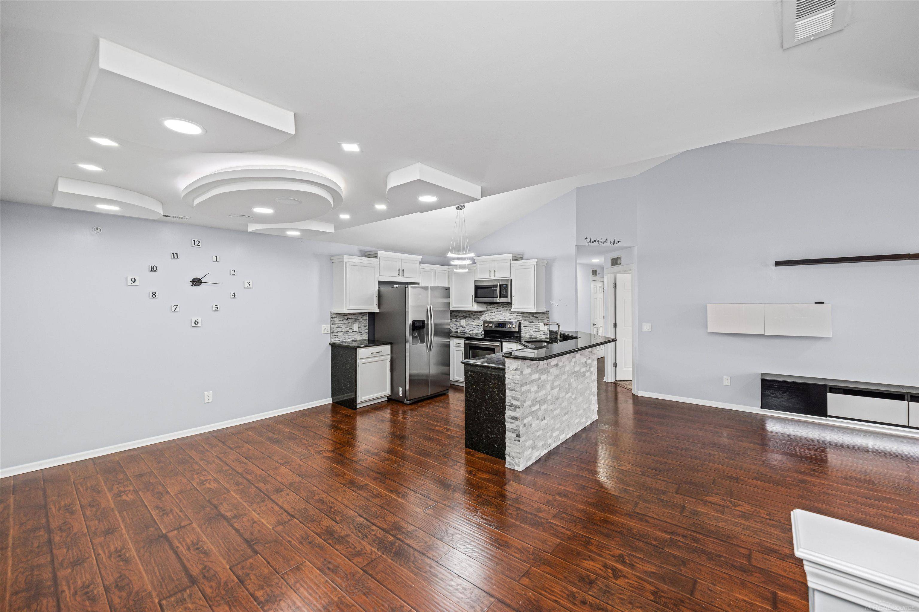 Shelby Twp, MI 48317,49143 W WOODS DR