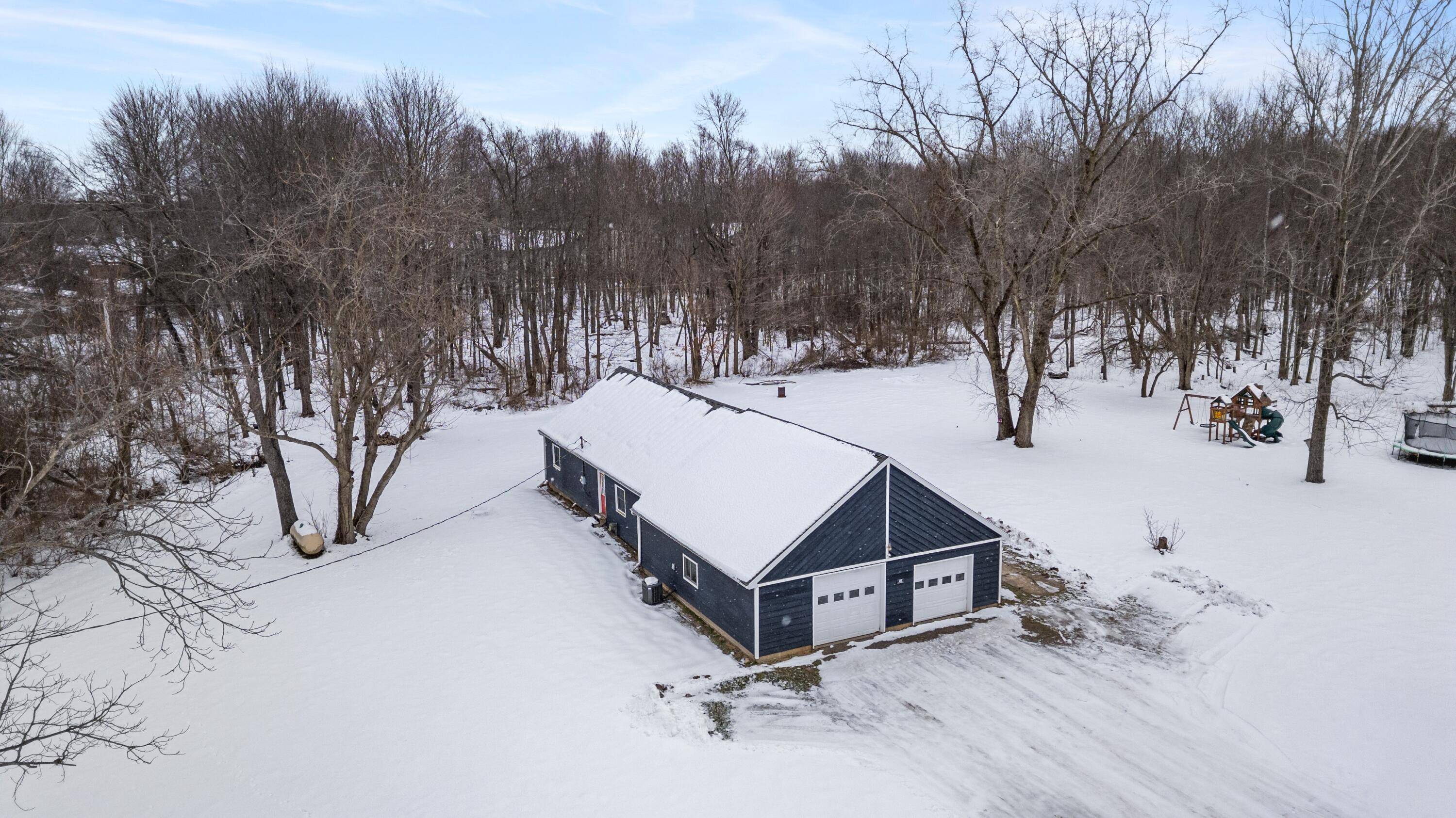 Lawrence, MI 49064,557 W James ST