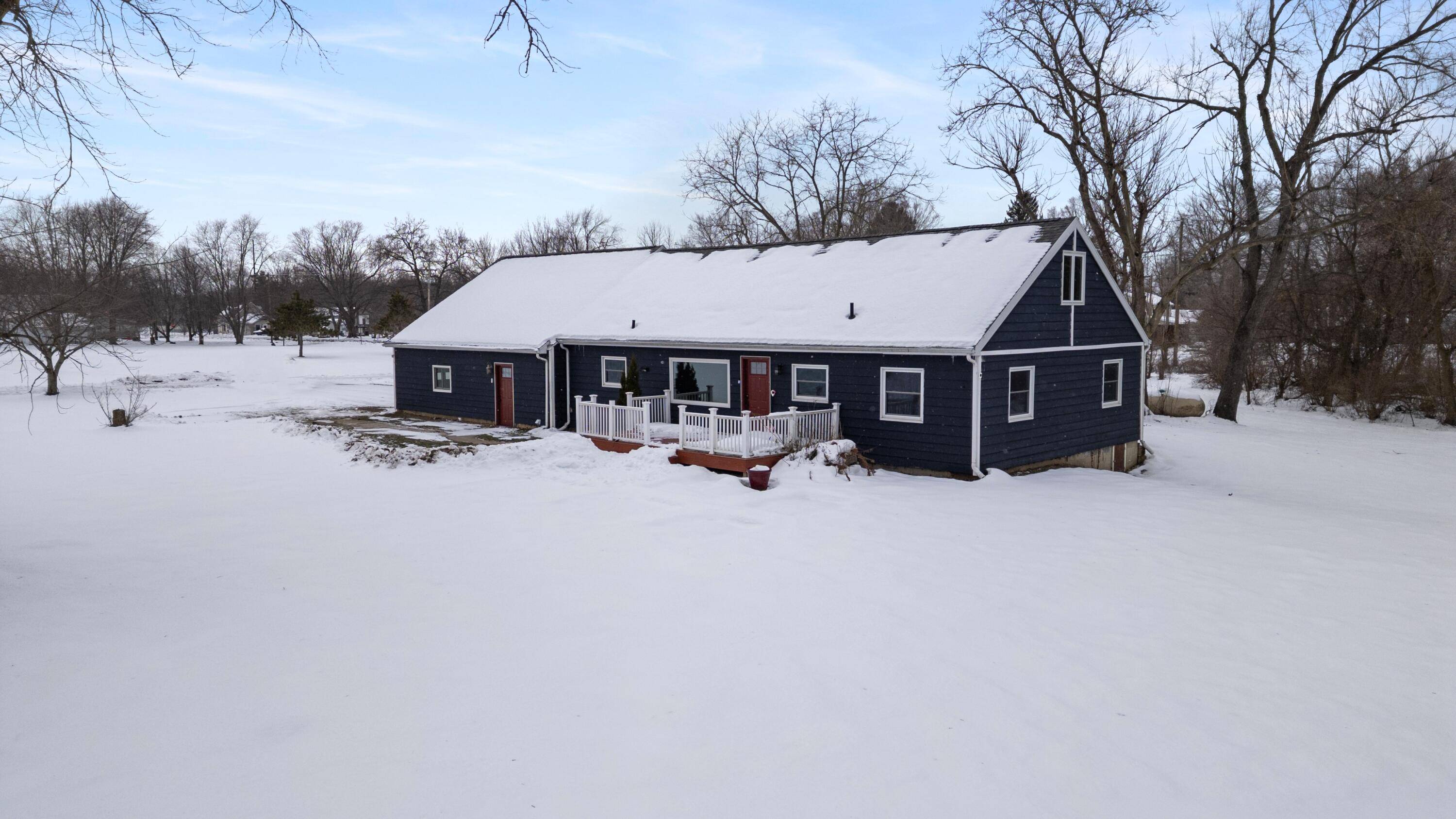 Lawrence, MI 49064,557 W James ST