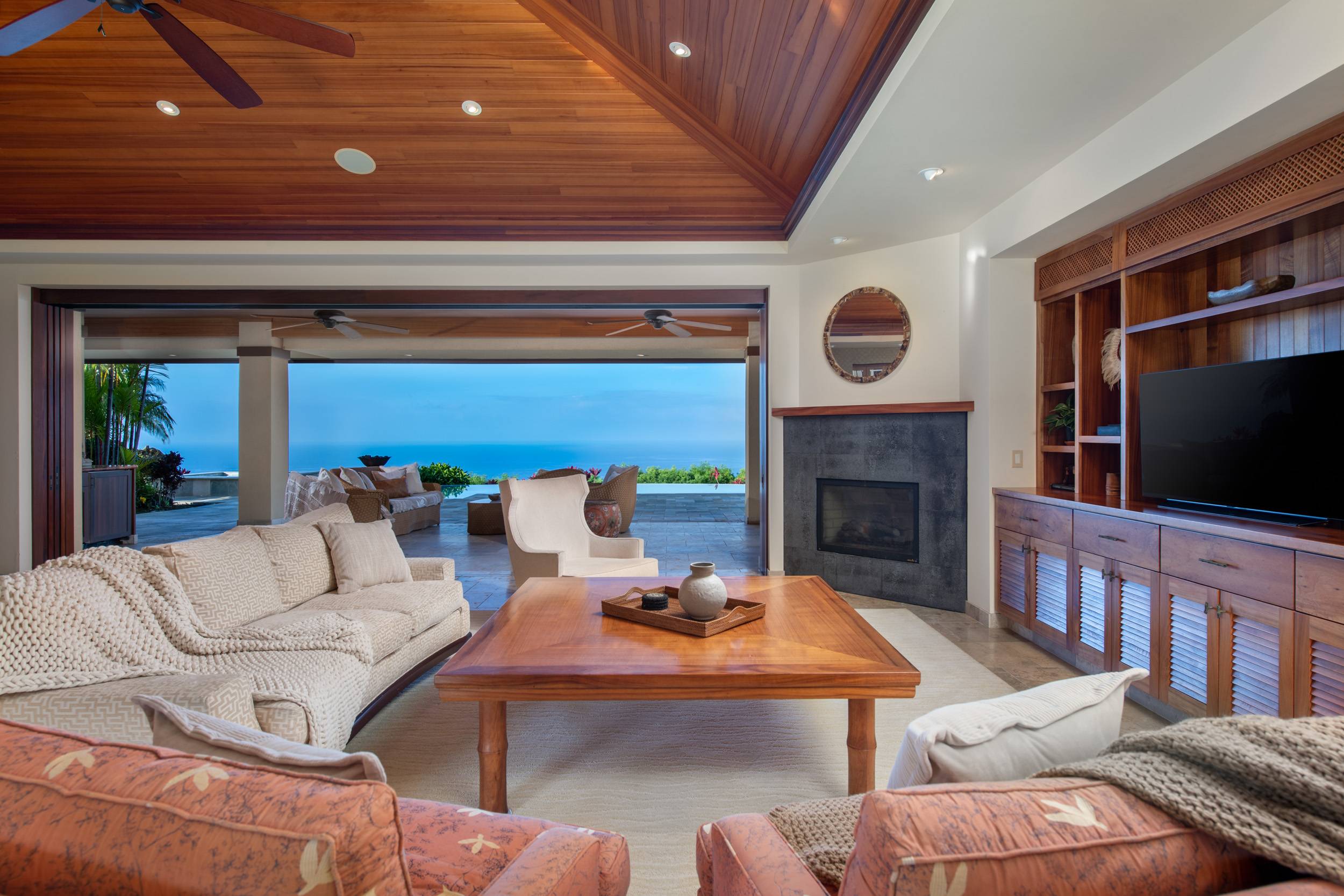 Kailua-kona, HI 96740,75-667 PU HOALOHA PL