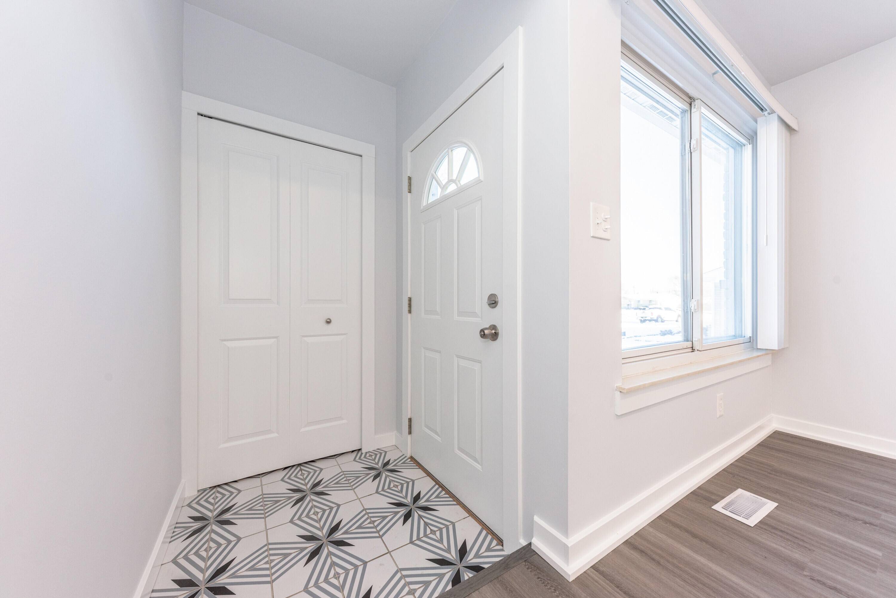 Livonia, MI 48154,38393 Mason ST