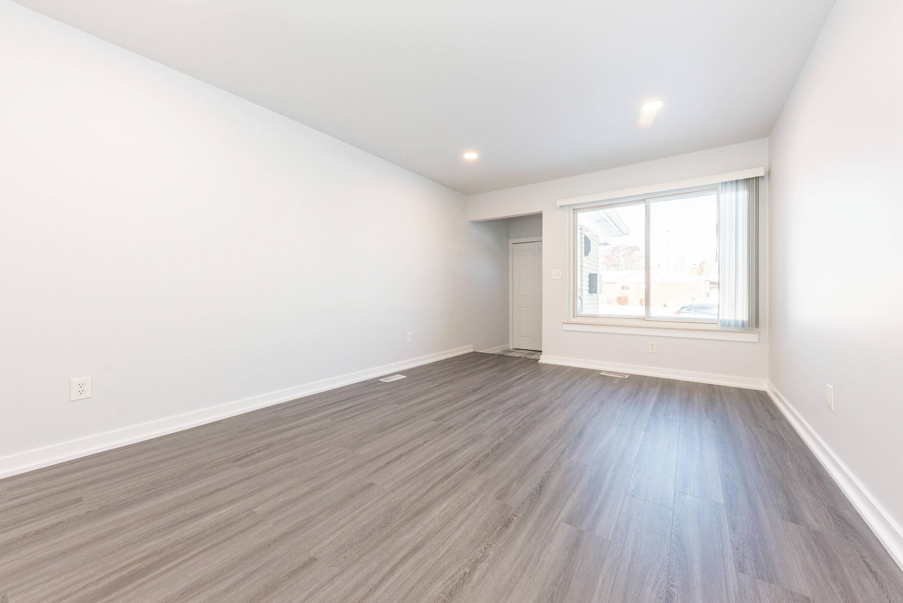 Livonia, MI 48154,38393 Mason ST