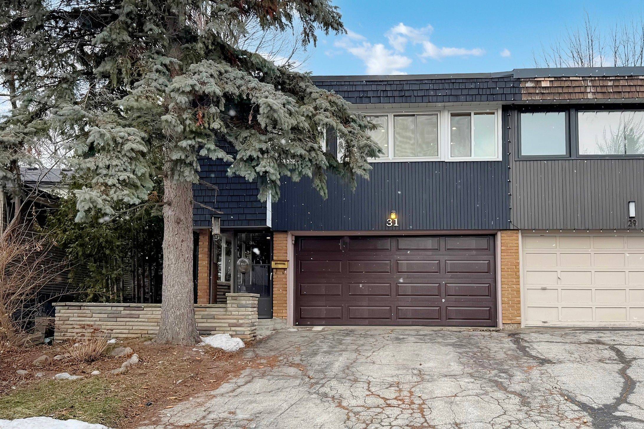 Toronto C15, ON M2J 2W9,31 Angus DR