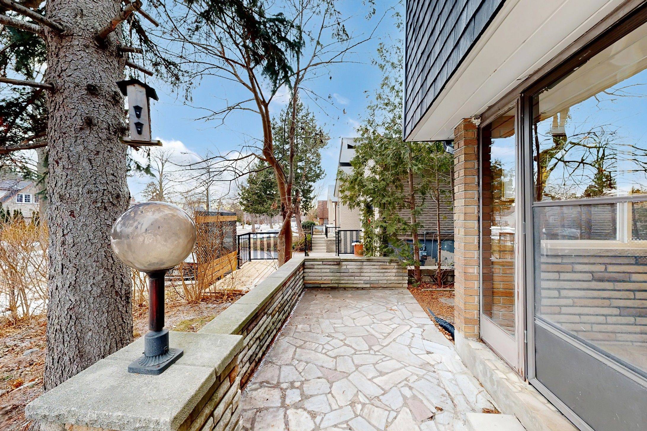 Toronto C15, ON M2J 2W9,31 Angus DR