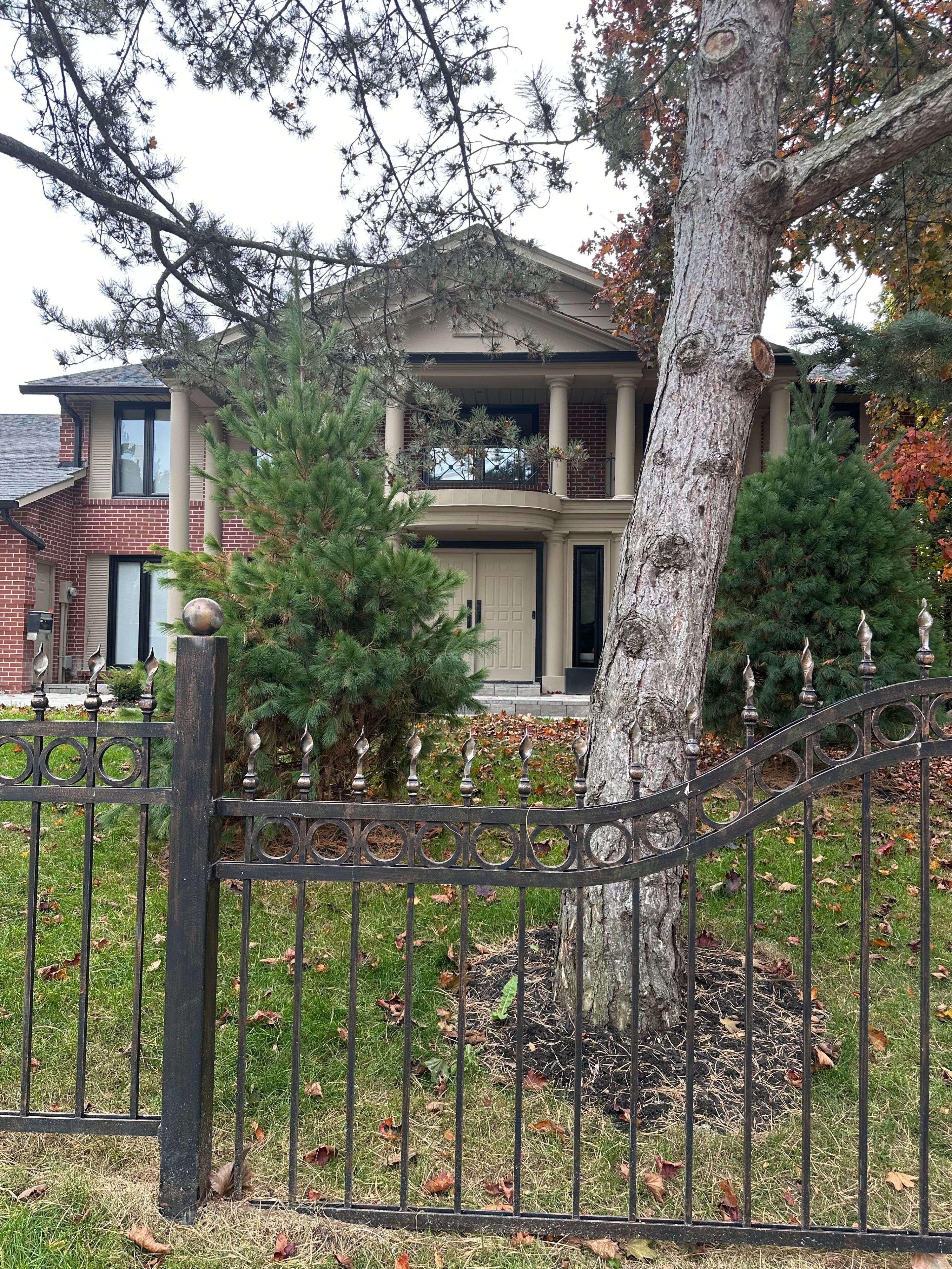 Toronto C12, ON M3C 2L4,7 Shady Oaks CRES