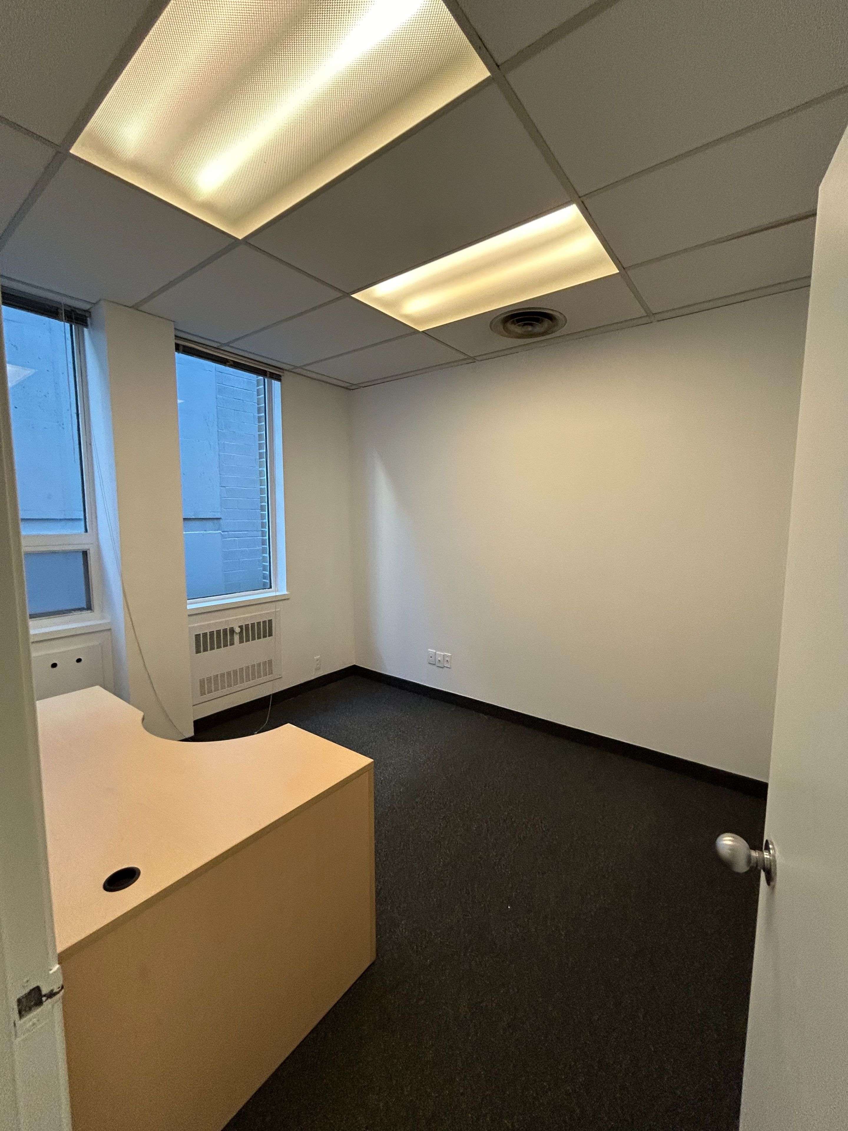 55 Eglinton AVE E #605, Toronto C10, ON M4P 1G8