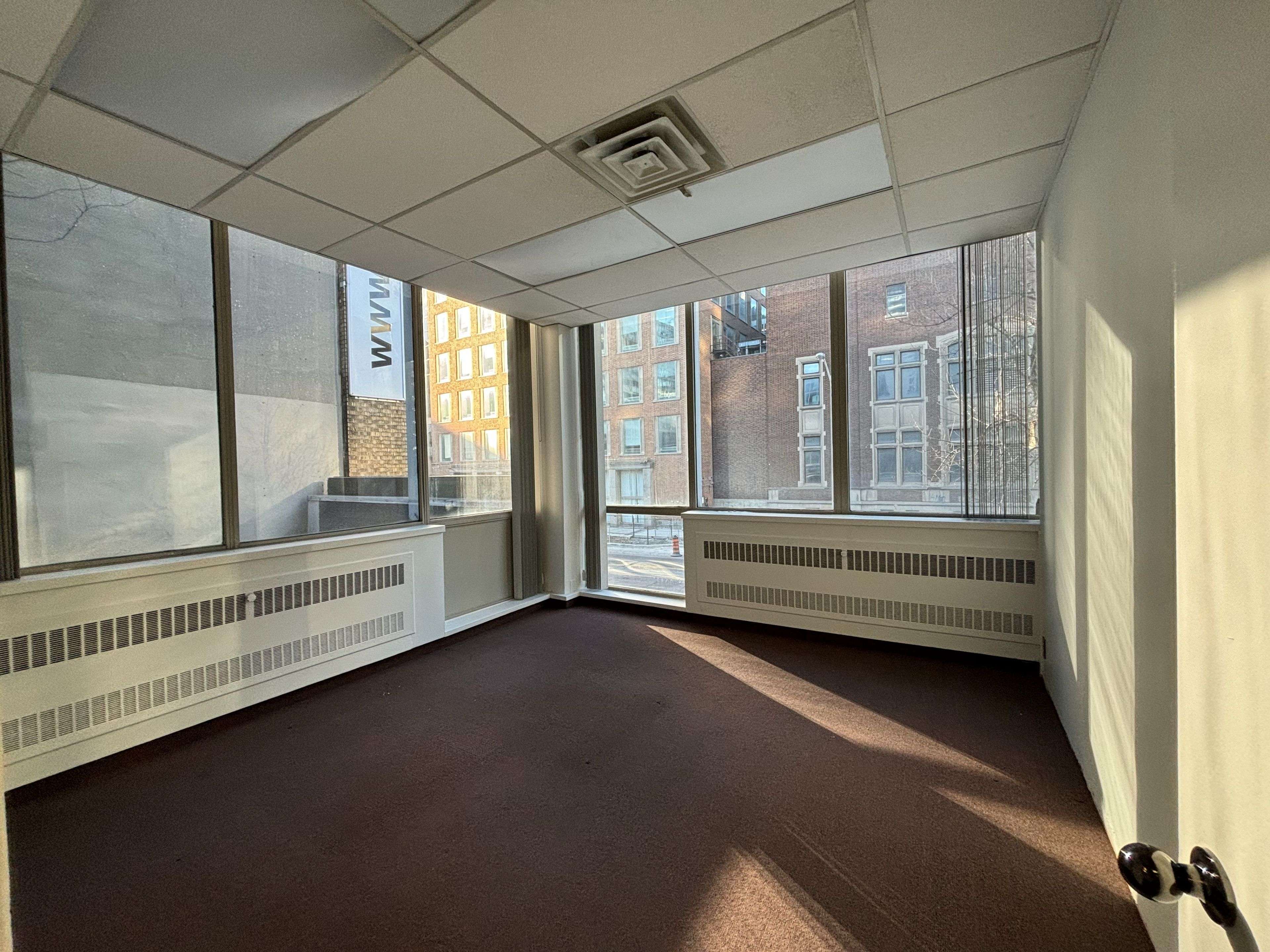 55 Eglinton AVE E #201, Toronto C10, ON M4P 1G8