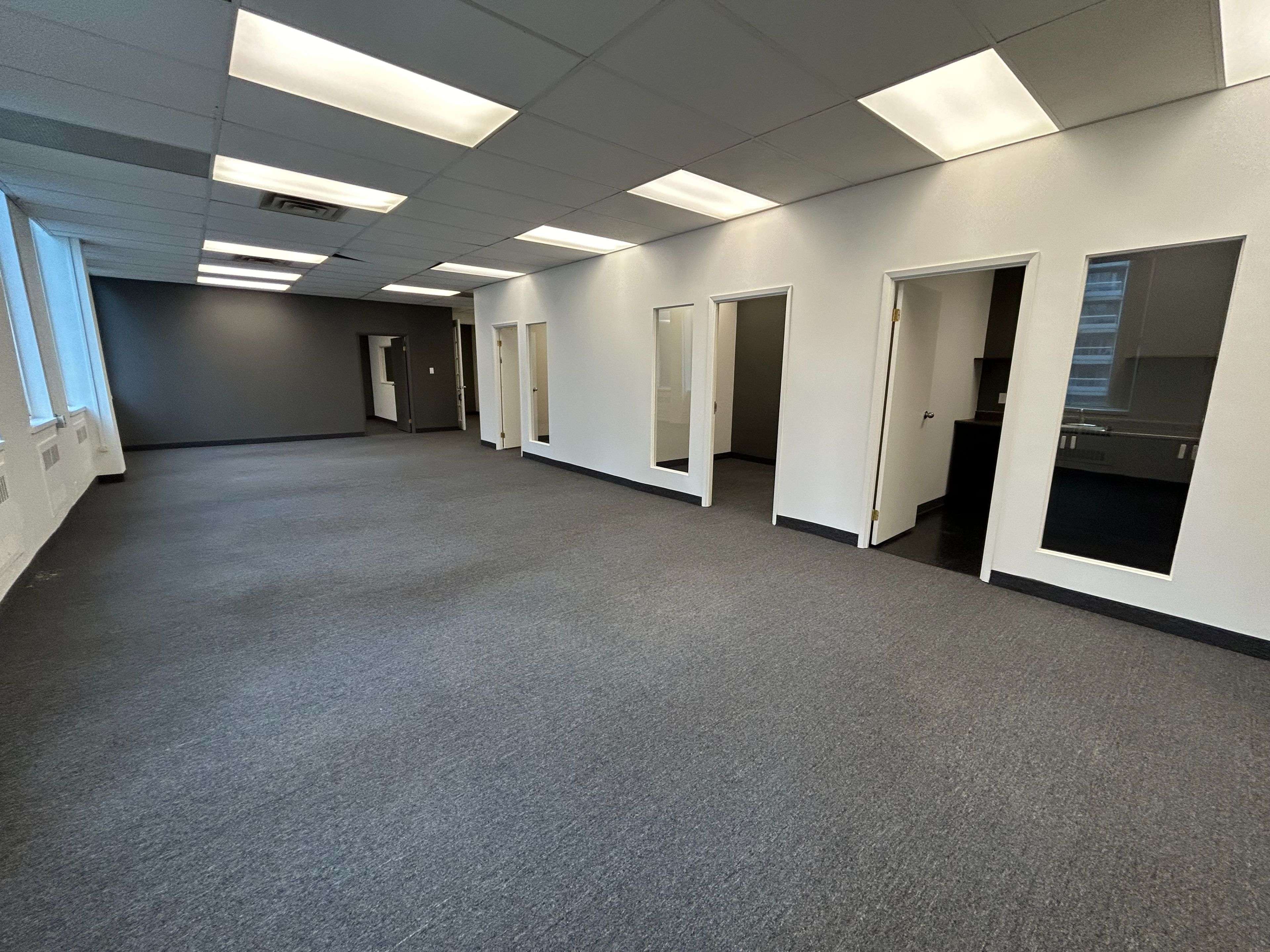 Toronto C10, ON M4P 1G8,55 Eglinton AVE E #602