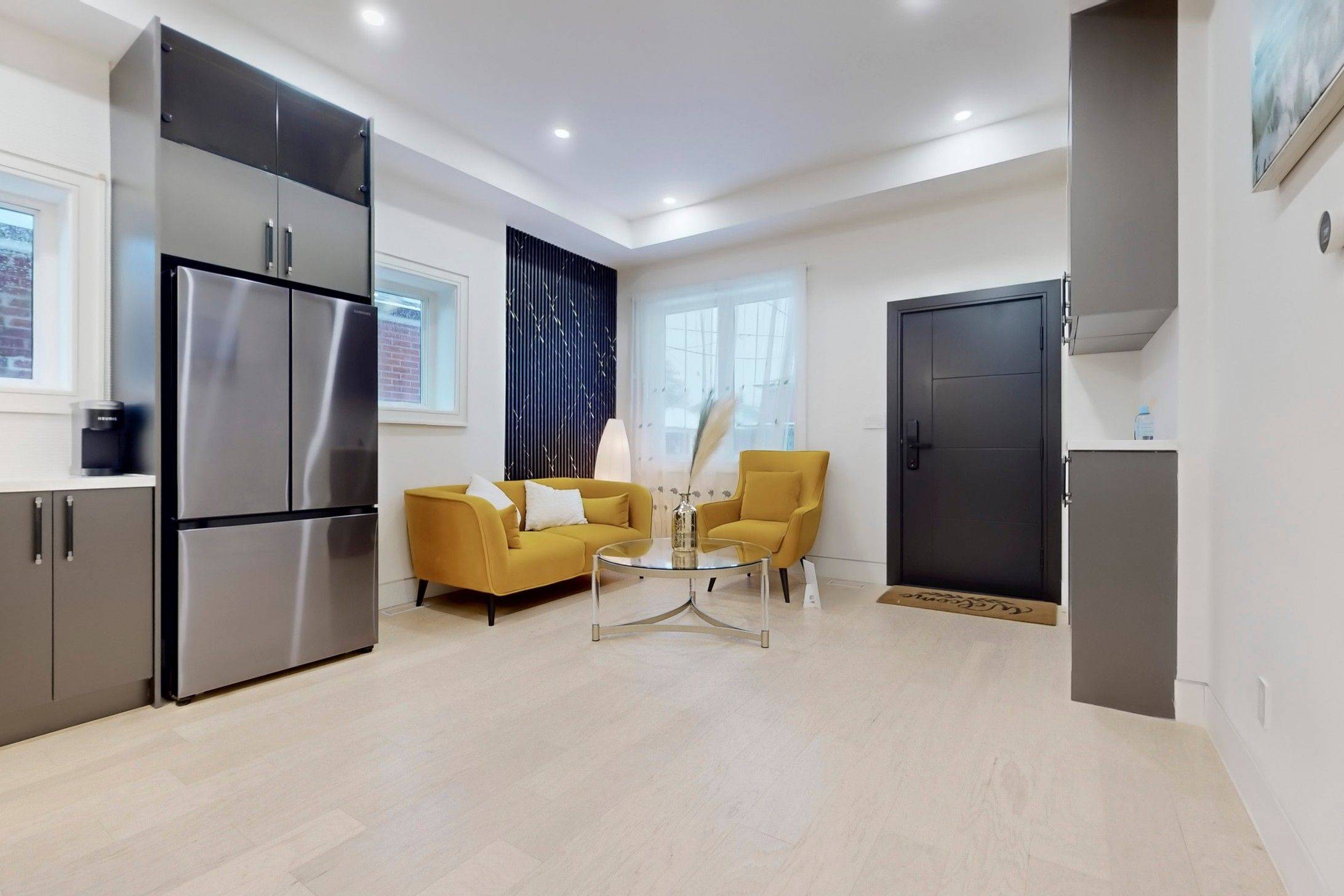 Toronto C03, ON M6C 1N5,16 Mulberry CRES